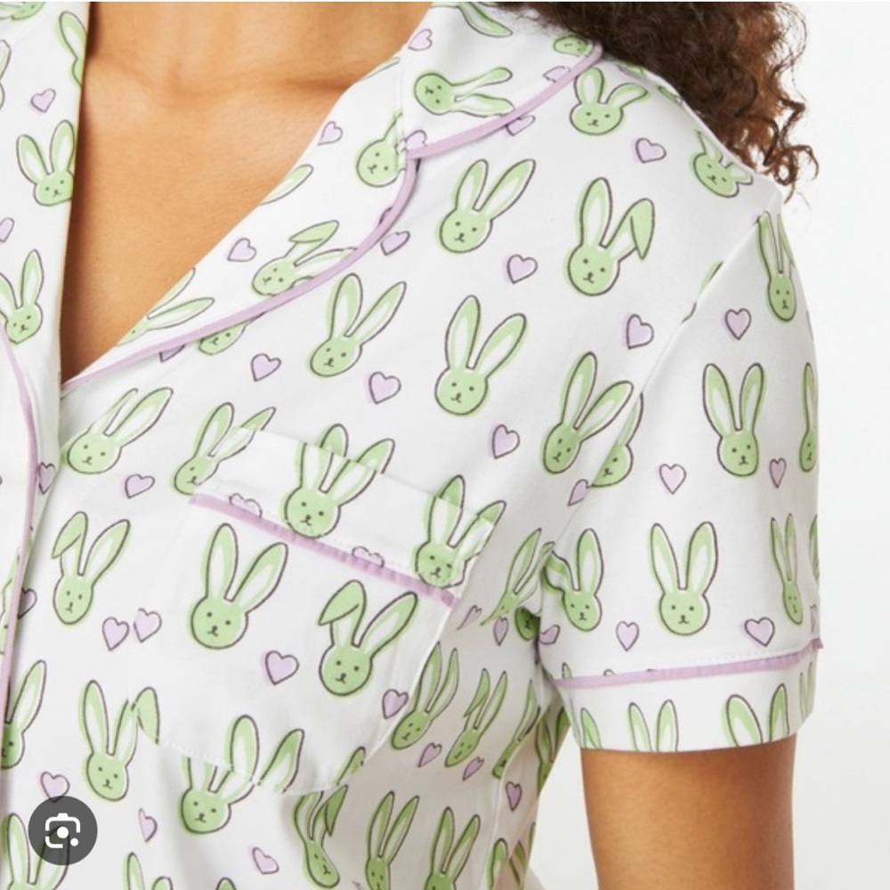 Roller rabbits short sleeve and shorts 
Super cute
